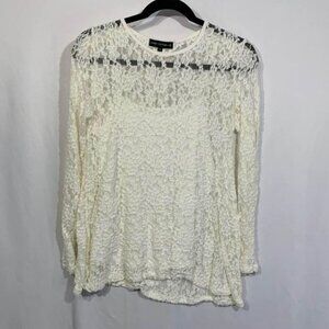 Woman’s Lace Long Sleeve. Built In Camisole. Lots Of Stretch. Candy Couture